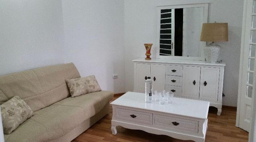 Central Appartment - Heart Of Bucharest - Sector 1 - New Renovated - Open Space Kültér fotó